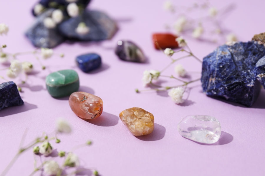 magic-crystals-spiritual-esoteric-practice-relax
